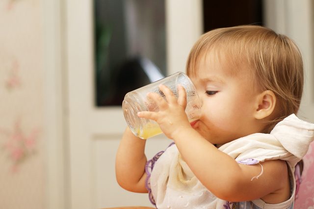 Atenção! Alerta para os perigos da desidratação infantil Atenção! Alerta para os perigos da desidratação infantil